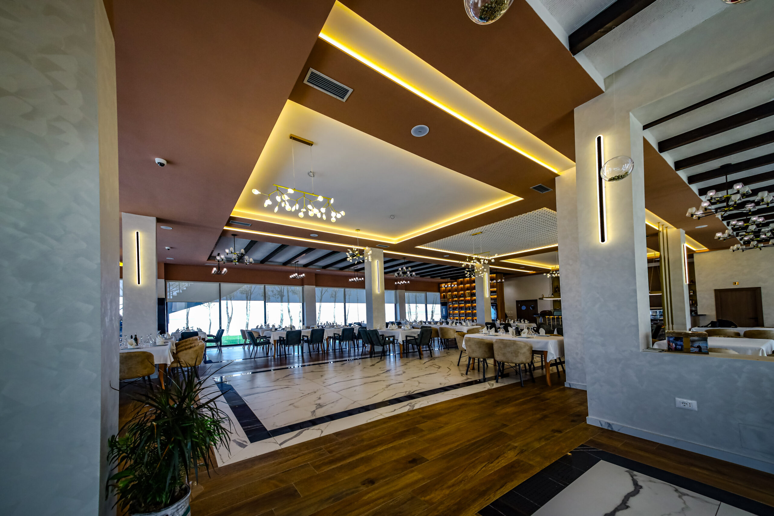 Kuzhina e Feniks Resort